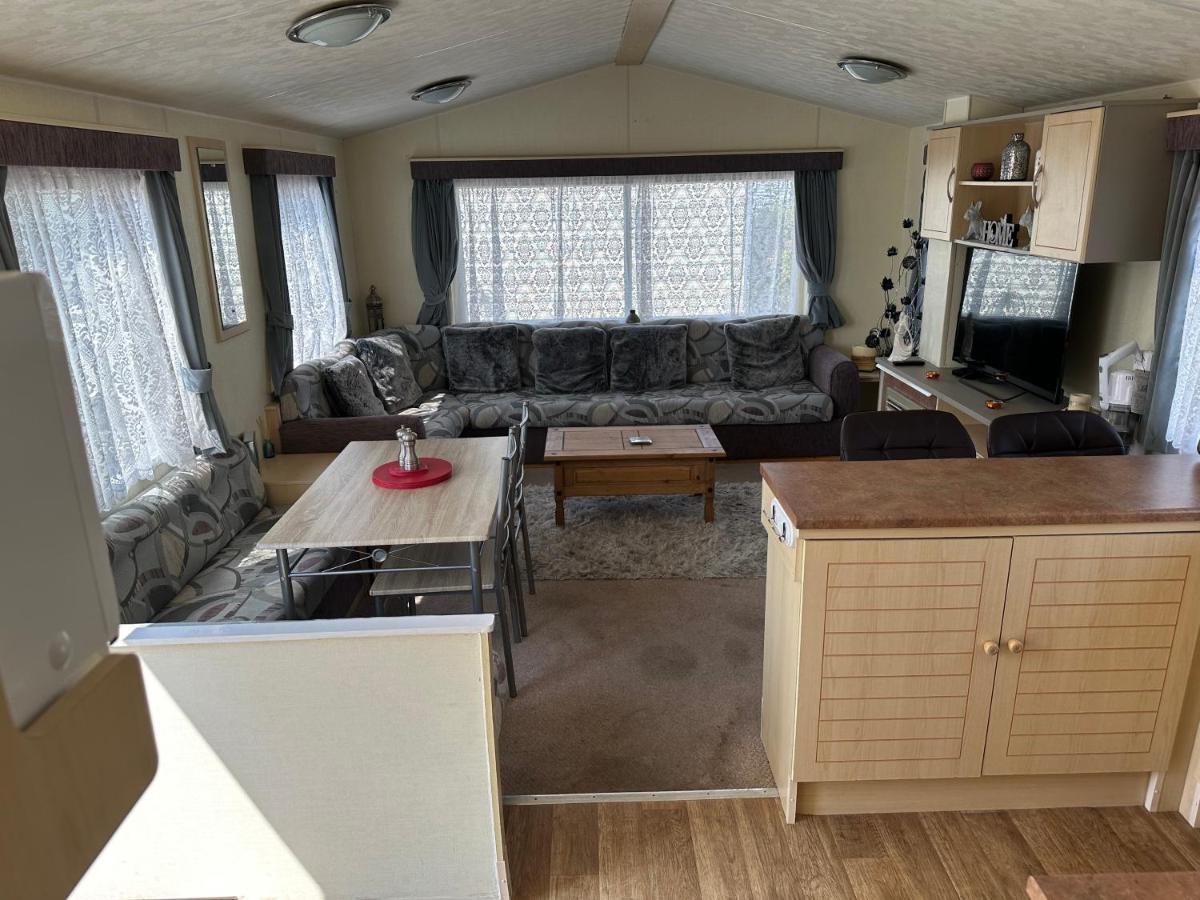Caravan To Hire Lyon'S Robin Hood Rhyl Zewnętrze zdjęcie