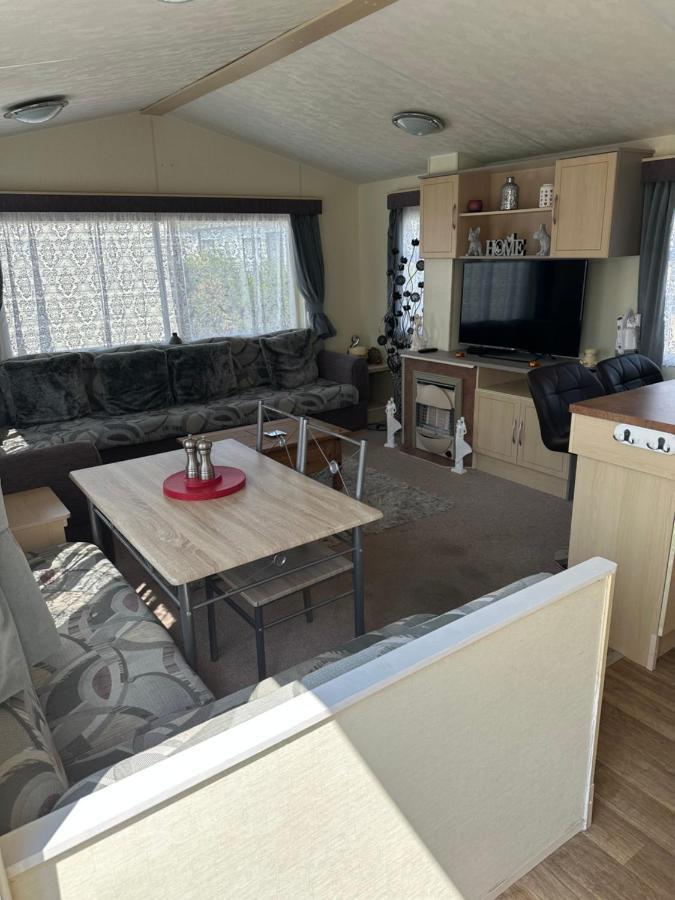Caravan To Hire Lyon'S Robin Hood Rhyl Zewnętrze zdjęcie