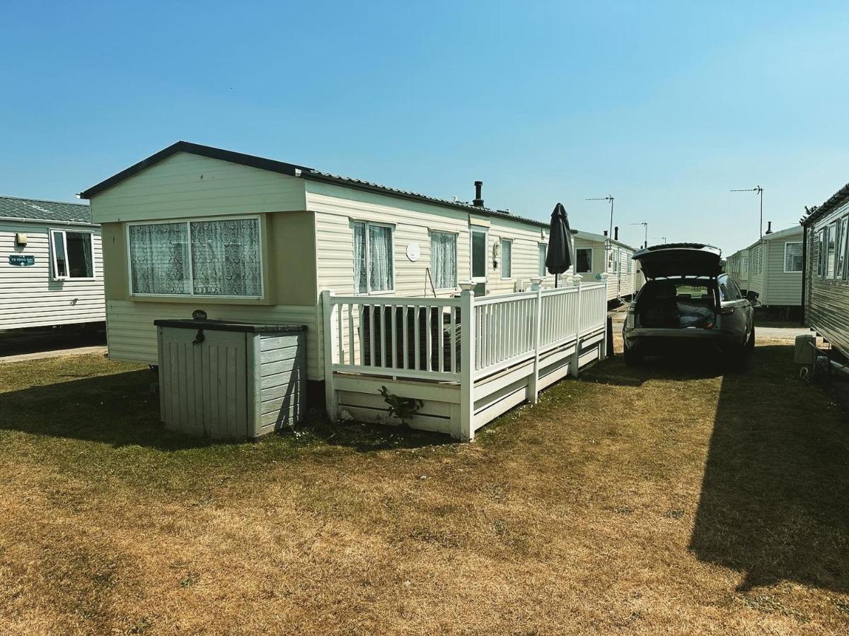 Caravan To Hire Lyon'S Robin Hood Rhyl Zewnętrze zdjęcie