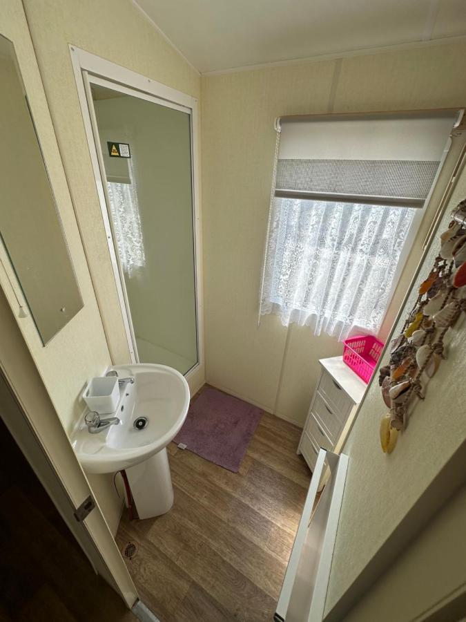 Caravan To Hire Lyon'S Robin Hood Rhyl Zewnętrze zdjęcie